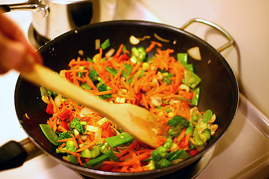 Köögivilja wok kanaga