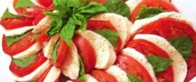 Basiiliku-mozzarella-tomati salat